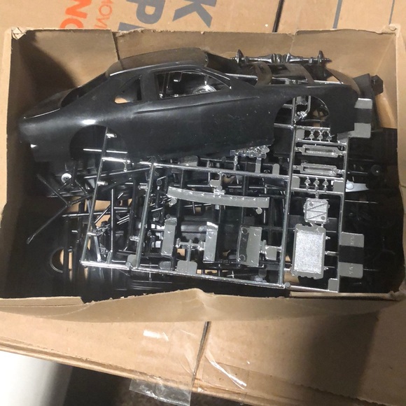 Ford Thunderbird model kit - Picture 2 of 3